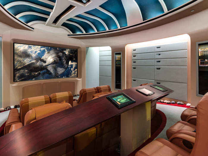 Now check out the guy who is selling his incredible Star Trek-themed house!