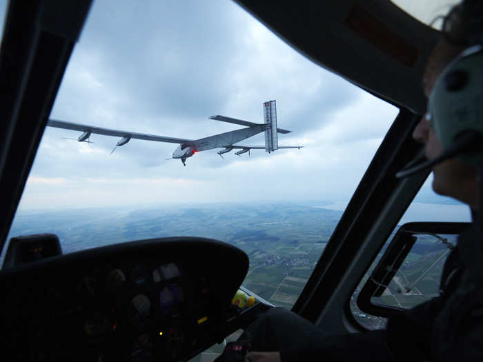 With drive going through 4 propellers, the craft can reach a top speed of 87 mph.