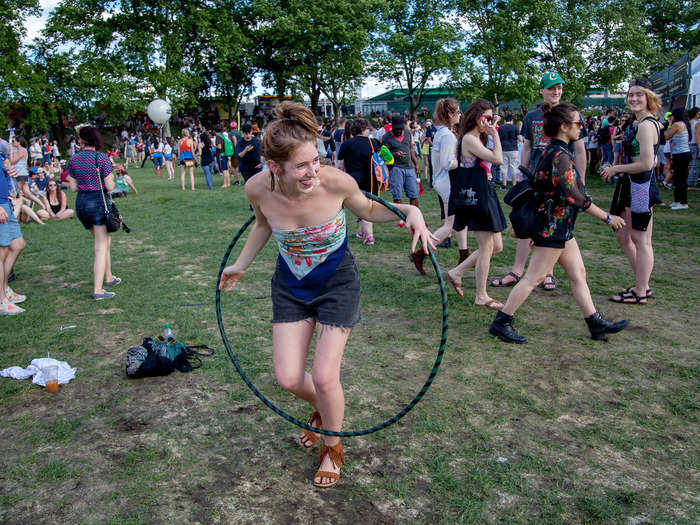 He was even teaching others how to do his tricks. Brooklyn-based Kendall Meehl gave the hula-hoop a try.