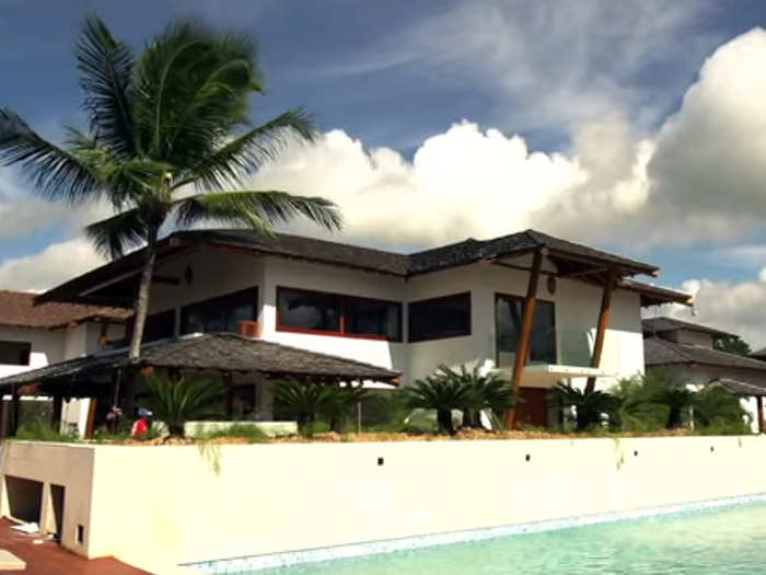 Each villa has at least 5 bedrooms.