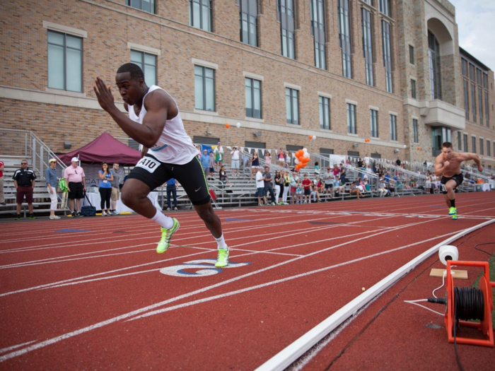 Goldman Sachs analyst Naeem Muhammed taking off for the 400 meter.