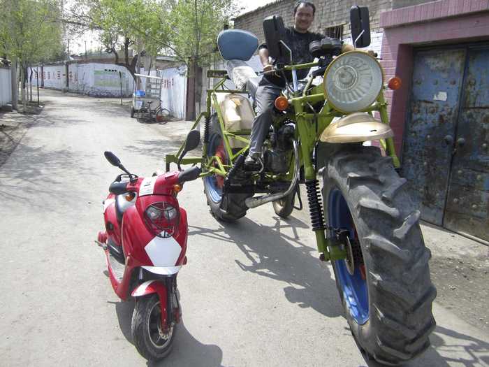 A 30-year-old worker from Xinjiang Uighur, an autonomous region of China, spent a year building his custom super-cycle.