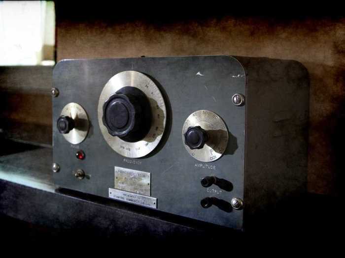 1938: The audio oscillator