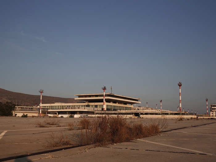 The Greek government gave the US Air Force permission to use the base from 1945 to 1993.