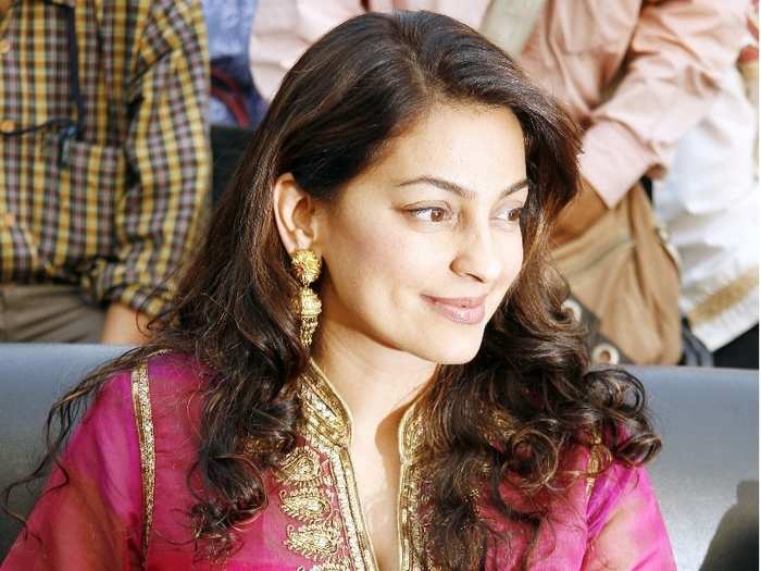 Juhi Chawla (Bhoothnath, 2008)