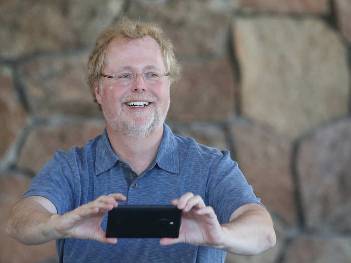 Nathan Myhrvold, former Microsoft CTO, snaps a pic.