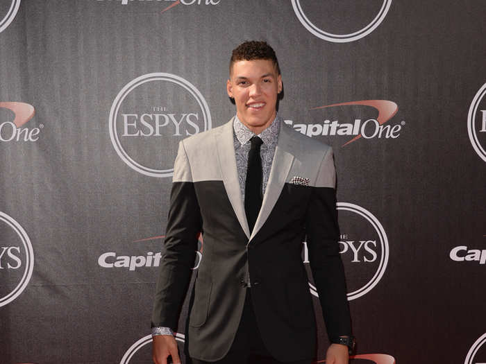 New NBA player Aaron Gordon has too much going on with that suit.