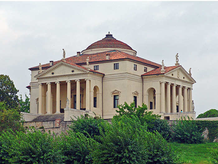 Tour the gorgeous Palladian villas of the Veneto, which were designed by Renaissance architect Andrea Palladio.