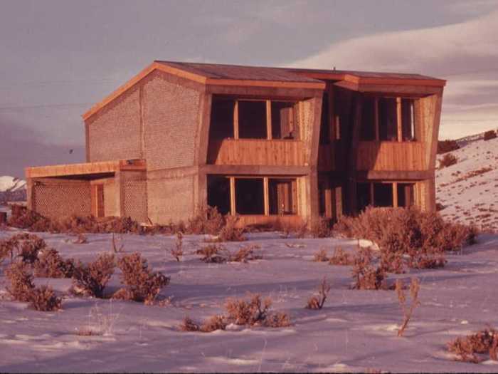 He continued making houses, calling the practice "earthship biotecture."