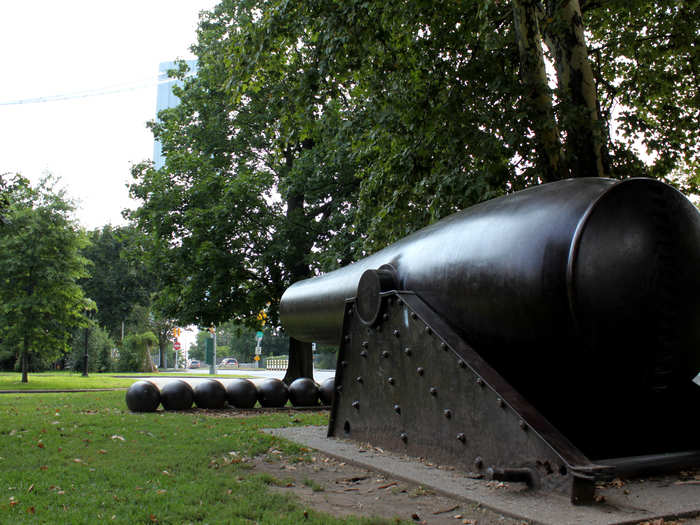 John Paul Jones Park is just outside of Fort Hamilton