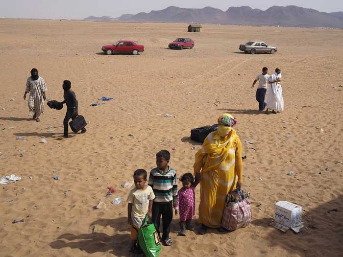 After 17 arduous hours, passengers finally reach Zouérat, the largest town in Northern Mauritania, and home to country