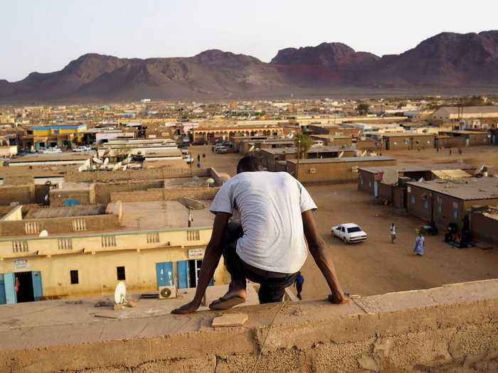 Workers and their families live near the mines. The people of Zouérat are fond of calling their town the "Lung of Mauritania