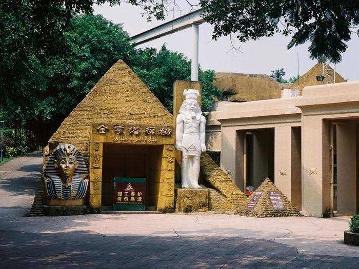 You can even go inside the pyramids and see other fake Egyptian relics.