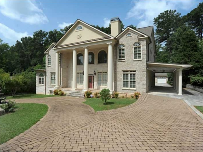 In North Druid Hills, Georgia, $1 million buys a 7,000-square-foot home close to Emory University with 6 bedrooms, 7 bathrooms, and a fountain in front.