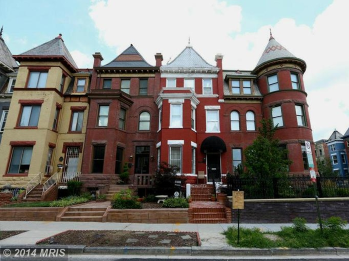 In Washington D.C., $999,000 will buy a 5-bedroom, 3-bathroom Victorian row home with 4 levels and 2 master bedrooms.