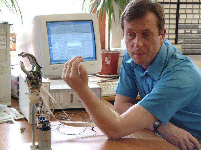 Professor Kevin Warwick and his wife have implants that work together