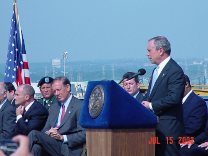 In 2001, Bloomberg decided to run for Mayor of New York City, but as a Republican.