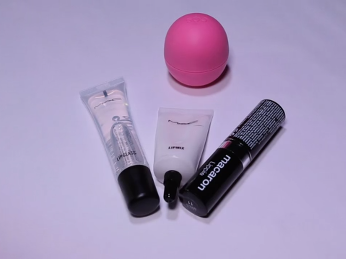 Alright, now how about lipstick or lip gloss? Again, start with white lipstick, white lipmix, clear lipgloss, or lip balm. Choi recommends EOS lip balm; MAC lipglass, clear; MAC lipmix, white; NYX macaron lippie, coconut