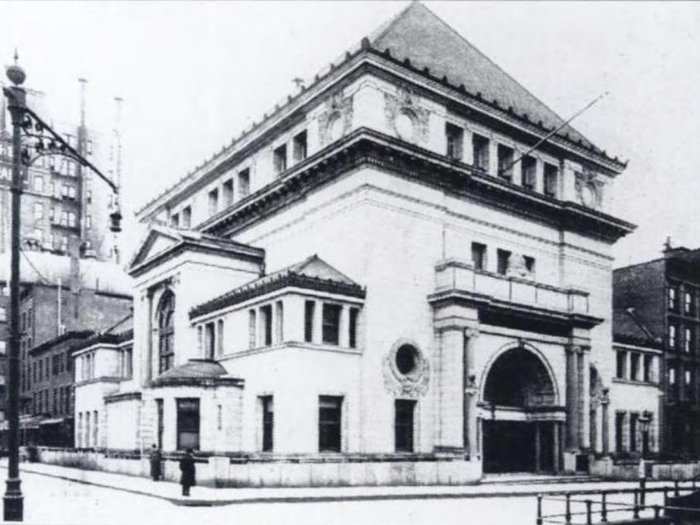 The Brooklyn Savings Bank was completed in Brooklyn Heights in 1894. While it was heralded as an architectural masterpiece, it faced the wrecking ball in 1964.