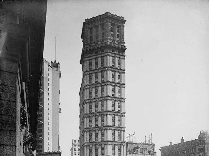 The St. Paul Building opened in 1899 on lower Broadway and was named after the chapel across the street. It was knocked down in 1958.