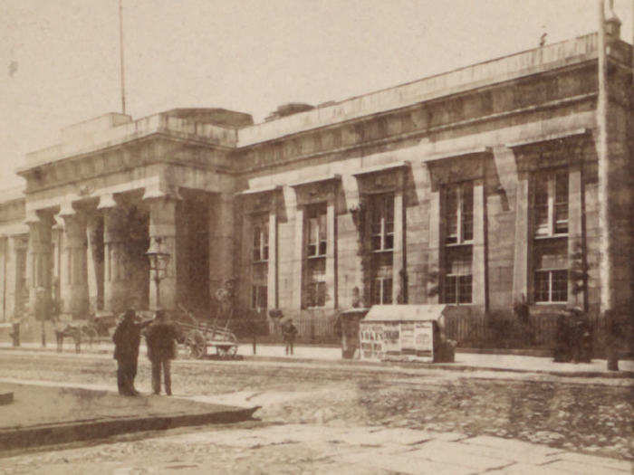 The New York Tombs, a prison that also housed courts and a police station, was built in 1838. However, the foundation was weak and the building began to sink. It was replaced by a new building in 1902, which was later demolished in 1974.