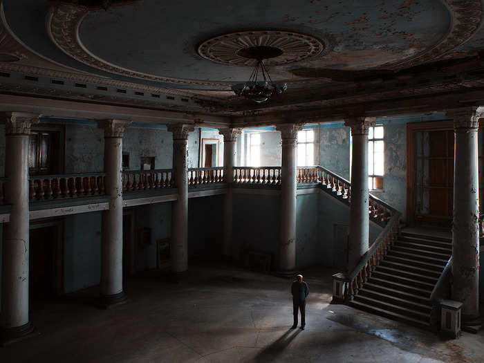 When Myronenko visited this old Soviet theater, the guard told her that decorations dedicated to Stalin used to hang over the staircase. When she brought up Stalin