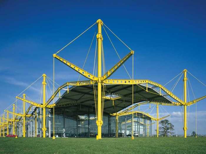 In 1982 the firm completed this sprawling Renault distribution center in Swindon, UK.