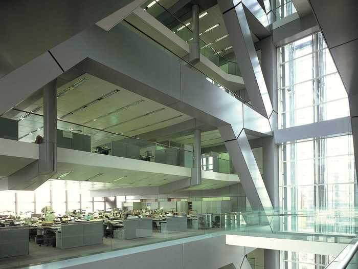 Foster + Partners finished Century Tower in Tokyo in 1991. This is what it looks like inside.