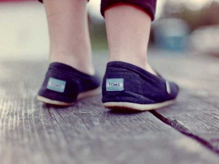 40) Toms Shoes