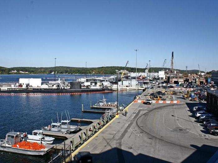 Located along the Thames river, the base is also a major construction yard and is used for submarine maintenance.