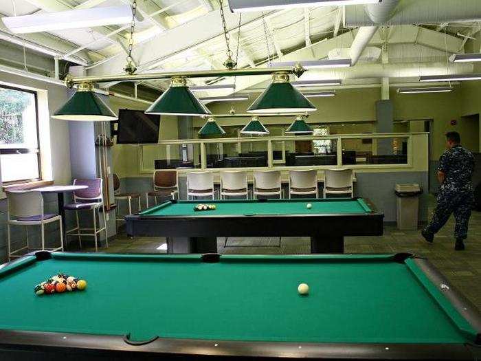 The college vibe carries over to the Liberty Center, which is similar to a student center on a college campus. It hosts trips for sailors to Boston and New York and has a mini cinema, pool tables, a library, and video game consoles.