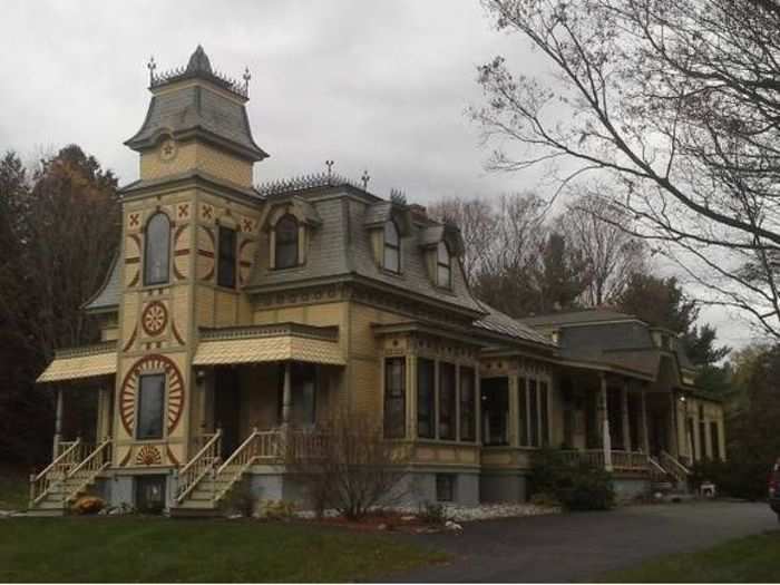 This $999,000 Victorian Romantic mansion in Ohio still features many original 1840s touches.