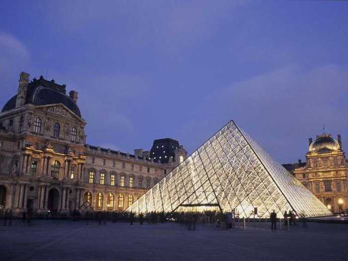 #19 The Musee du Louvre in Paris is 60,000-square-feet.