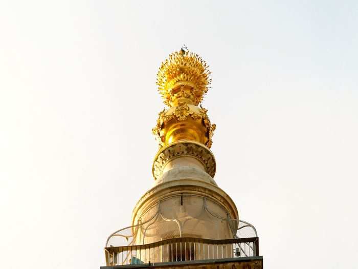 The Monument is a commemoration of the Great Fire. It is built on the exact same location where the fire started in a bakery shop on the night of Sept. 2, 1666