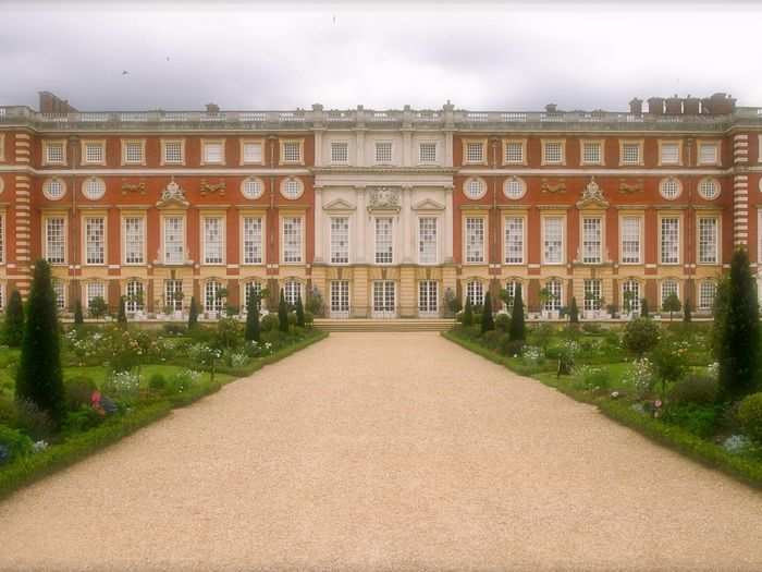 Wren was also commissioned for several civic palaces. This one is Hampton Court, one of the residences of the British monarch, on the Thames River west of London.