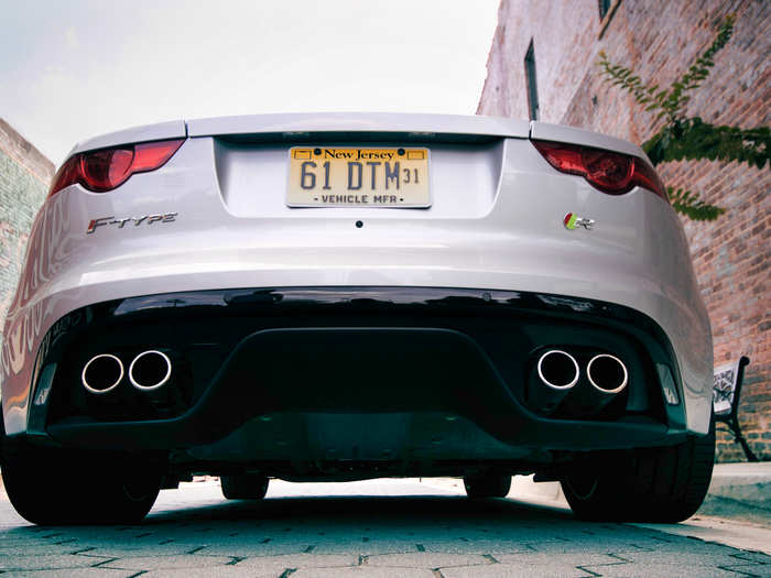 V8-powered F-Types get these angry quad exhausts ...