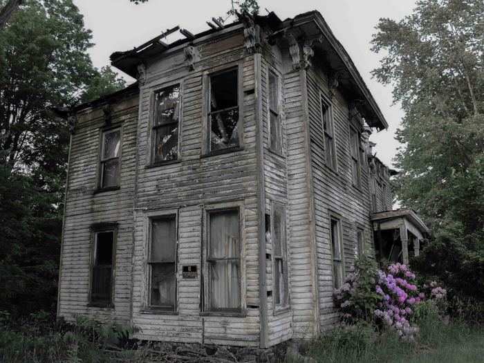 The local sheriff, Donald Caters, shot himself in 1968 after his Buffalo, New York home went into foreclosure. The vacant house has been rumored to now be haunted. Locals claim they hear voices coming from it regularly.