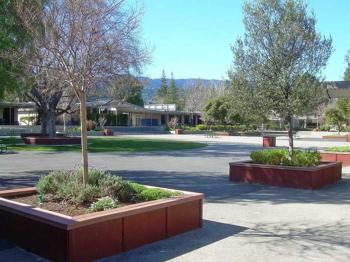 23. Saratoga High School (Saratoga, California)