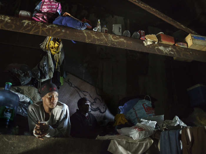 Upon entering the tunnel through an opening in a fence, Reese found signs of people living in the rafters. She called up to them, but no one was home. When she returned the next day, she met Chuck and Lisa.