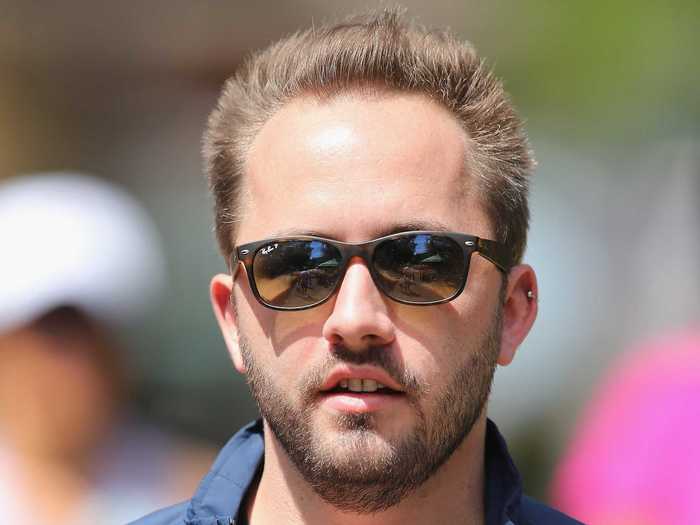 4. Dropbox CEO Drew Houston has a 99% approval rating.