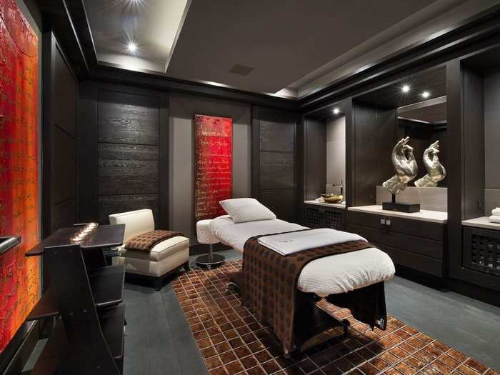 A massage room.