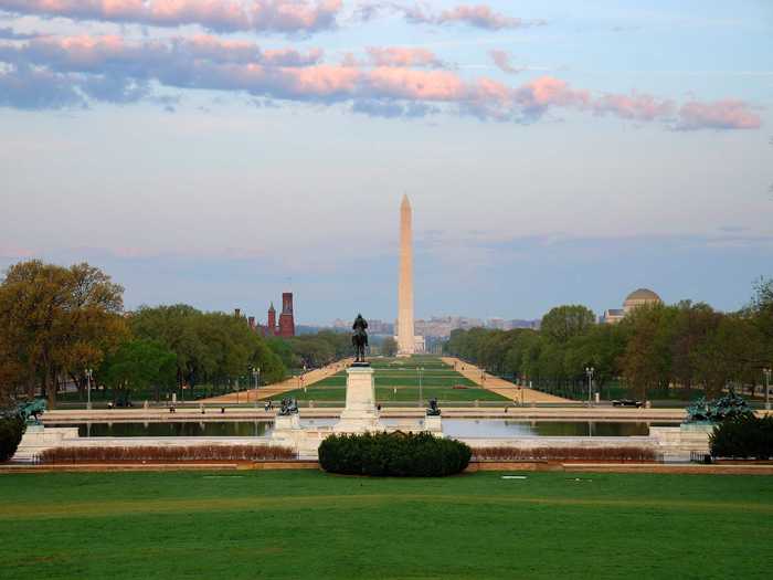 WASHINGTON, DC: Stroll down the National Mall, where you can see the Lincoln Memorial, U.S. Capitol, and the Washington Monument.