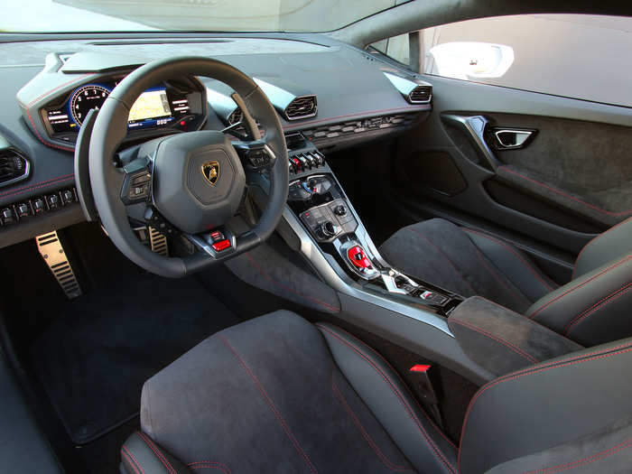 The interior is comfortable for long drives, with more space and better visibility than in the Gallardo.