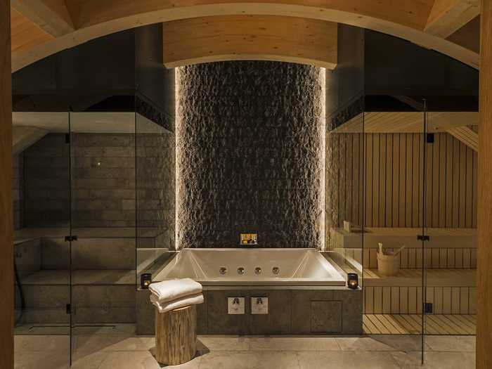 The room even has its own personal spa that has a steam bath, sauna, and Jacuzzi.