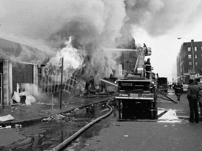 The financial crisis coincided with the blackout of 1977, which led to looting and arson throughout the city. 1,000 fires were reported.