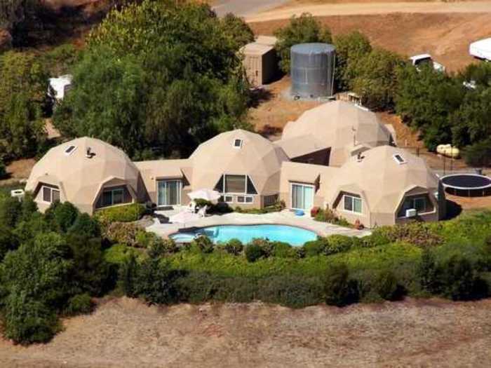 Live in an unique dome-shaped house that looks like it belongs in a sci-fi film.