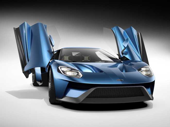 Ford GT is back. Sadly, the tradition V8 engine is gone. In its place is a 3.5-liter EcoBoost V6 engine that produces more than 600 horsepower.