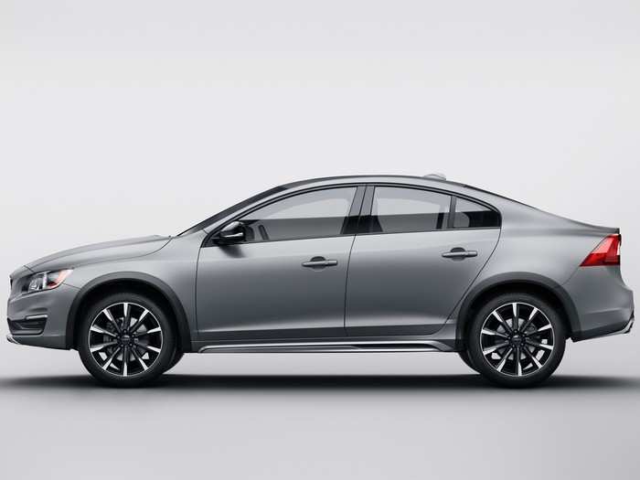 One of the more unconventional cars to debut at Detroit is the Volvo S60 Cross Country. It