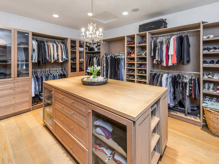 It also comes with a beautiful walk-in closet.