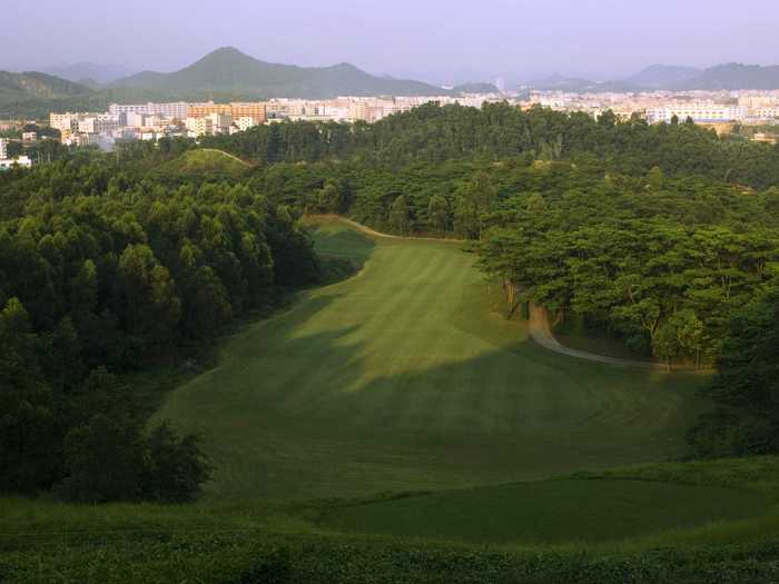 The Els course at Shenzhen was named after South African golfer Ernie Els and has huge swaths of turf. The best is the fourth hole which is the highest point on the course and has panoramic views of the club.